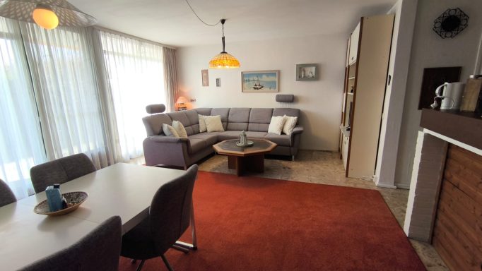 Wohnzimmer mit Essbereich